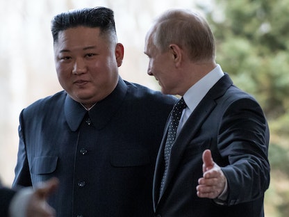 الرئيس الروسي فلاديمير بوتين والزعيم الكوري الشمالي كيم جونج أون خلال لقائهما في فلاديفوستوك - 25 أبريل 2019 - REUTERS