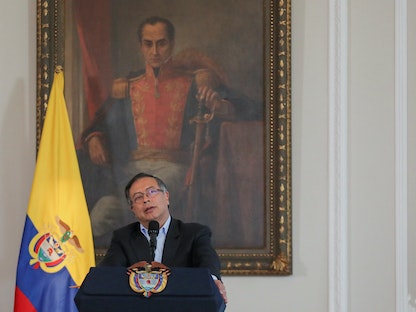 الرئيس الكولومبي جوستافو بيترو يتحدث إلى الصحافيين حول الأيام المئة الأولى لحكومته، في بوجوتا، كولومبيا. 15 نوفمبر 2022. - REUTERS