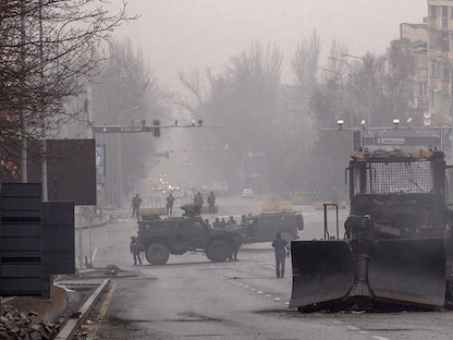 جنود وسط مدينة ألما آتا، كبرى مدن كازاخستان - 7 يناير 2022 - AFP