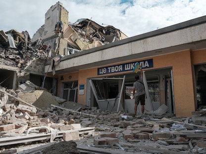 مدرسة مدمرة نتيجة قصف في باخموت بمنطقة دونيتسك، أوكرانيا. 24 يوليو 2022 - AFP
