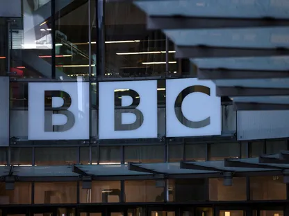 BBC تعتذر لترمب وترفض مطالب التعويض المالي