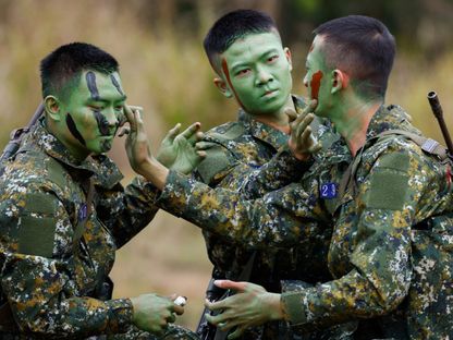 مجندون في الجيش التايواني أثناء دورة للتدريب العسكري الأساسي، تاي تشونج، تايوان. 20 مارس 2024 - Reuters