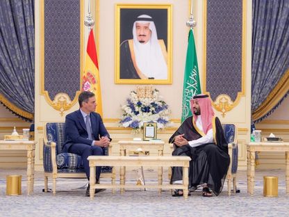 ولي العهد السعودي الأمير محمد بن سلمان يستقبل رئيس وزراء إسبانيا بيدرو سانشيز في الديوان الملكي بقصر السلام، جدة. 2 أبريل 2024 - واس