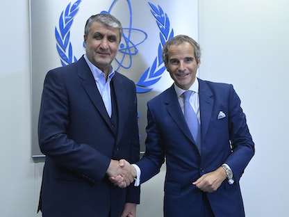 المدير العام للوكالة الدولية للطاقة الذرية رافائيل جروسي يلتقي في فيينا رئيس منظمة الطاقة الذرية الإيرانية محمد إسلامي. 26 سبتمبر 2022 - twitter.com/rafaelmgrossi