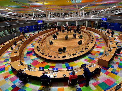 خلال الاستعدادات لعقد اجتماع الطاولة المستديرة في قمة الاتحاد الأوروبي بالعاصمة بروكسل- 2 أكتوبر 2020 - REUTERS
