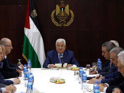رئيس السلطة الفلسطينية محمود عباس يرأس اجتماع اللجنة التنفيذية لـ"منظمة التحرير الفلسطينية" في رام الله بتاريخ 15 نوفمبر 2018 - AFP
