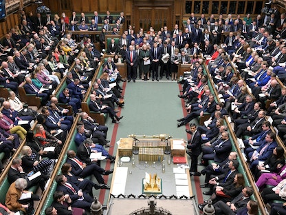 رئيس الوزراء البريطاني ريشي سوناك يلقي بياناً حول بروتوكول إيرلندا الشمالية في مجلس العموم بالعاصمة البريطانية لندن. 27 فبراير 2023 - REUTERS