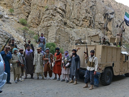مقاتلون معارضون لحركة طالبان الأفغانية في إقليم بنجشير - 27 أغسطس 2021 - AFP