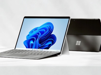 جهاز مايكروسوفت الهجين Surface Pro 8 الجديد - Microsoft