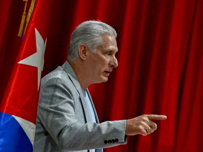 رئيس كوبا يتمسك بمنصبه ويرد على تهديدات ترمب: لن أتنحى