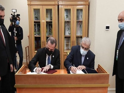 جانب من توقيع الاتفاقية بين أذربيجان وإيران وتركمانستان في العاصمة عشق آباد، 28 نوفمبر 2021 - وكالة أنباء فارس