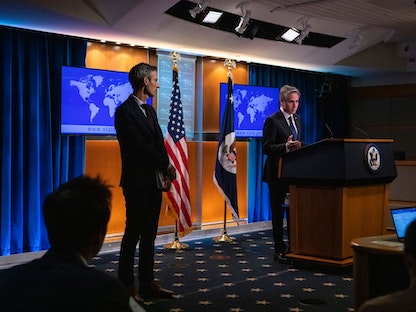 وزير الخارجية الأميركي أنتوني بلينكن والمتحدث باسم الوزارة نيد برايس خلال مؤتمر صحافي في واشنطن. 27 يوليو 2022 - Getty Images