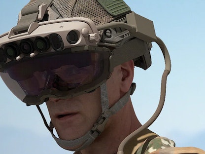 نموذج تجريبي لنظارة مايكروسوفت المخصصة للجيش الأميركي - الجيش الأميركي