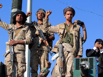 مقاتلون موالون لجماعة الحوثي في العاصمة اليمنية صنعاء، 18 أكتوبر 2021  - AFP