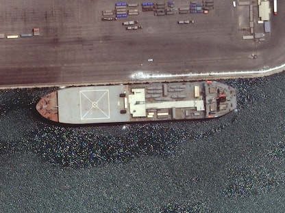 صورة عبر الأقمار الصناعية التقطتها شركة "ماكسار تكنولوجيز" للسفينة الإيرانية الحربية في ميناء بندر عباس، 28 أبريل 2021 - via REUTERS