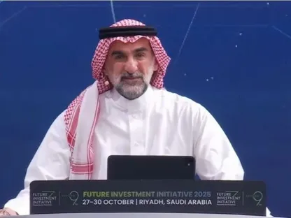 ياسر الرميان، محافظ صندوق الاستثمارات العامة السعودي خلال افتتاح النسخة التابعة من مؤتمر "مبادرة مستقبل الاستثمار" في الرياض، المملكة العربية السعودية، 28 أكتوبر 2025 - الشرق