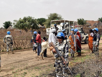 قوات يوناميد خلال دورية في يونيو 2018 في غرب دارفور - UN