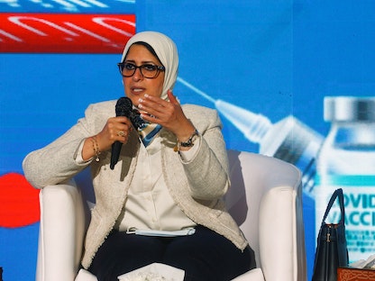 وزير الصحة المصرية هالة زايد خلال إعلان تفاصيل حملة التطعيم ضد كورونا - REUTERS