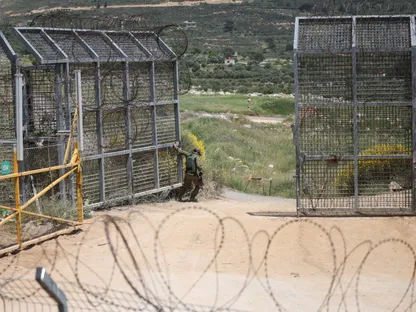 "رويترز": محادثات مباشرة بين سوريا وإسرائيل لاحتواء التوتر.. ومسؤول ينفي