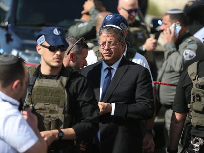 وزير الأمن القومي الإسرائيلي إيتامار بن جفير يتفقد مكان وقوع حادث إطلاق نار بالقرب من مستوطنة معاليه أدوميم في القدس المحتلة، 22 فبراير 2024 - AFP