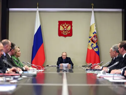 بوتين يتهم واشنطن بالسعي لنشر الفوضى في الشرق الأوسط وأوكرانيا