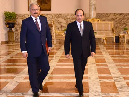 السيسي يبحث مع حفتر توحيد المؤسسات الليبية وإجراء الانتخابات