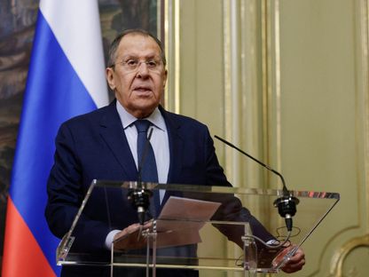 وزير الخارجية الروسي سيرجي لافروف خلال مؤتمر صحافي عقب اجتماعه مع نظيره الإيراني عباس عراقجي في العاصمة موسكو- 18 أبريل 2025 - Reuters