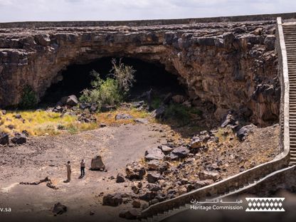 كهف "أم جرسان" المدينة المنورة حيث اكتشفت دلائل استيطان بشري منذ 10 آلاف سنة - @MOCHeritage