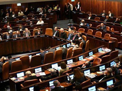 رئيس الوزراء الإسرائيلي بنيامين نتنياهو خلال حضوره افتتاح الدورة الخامسة والعشرين للكنيست بمناسبة الذكرى السنوية لحرب "السيوف الحديدية"، الاثنين، في القدس، 28 أكتوبر 2024 - REUTERS
