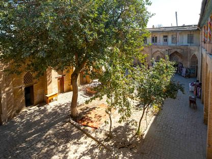 "وصفات للقلوب المكسورة" في بينالي بخارى للفنون