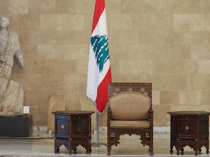 كرسي الرئاسة اللبنانية في قصر بعبدا بالعاصمة بيروت يبدو فارغاً بعد انتهاء ولاية ميشال عون رسمياً- 1 نوفمبر 2022 - REUTERS