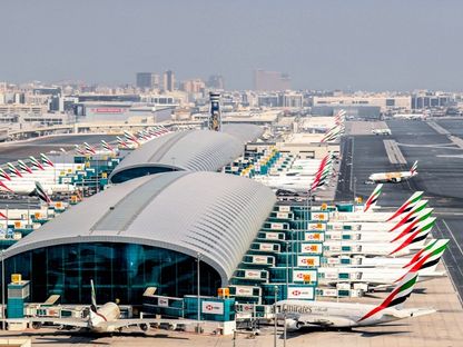 ما مصير مطار دبي الحالي عند اكتمال الانتقال إلى بديله الأكبر في العالم؟