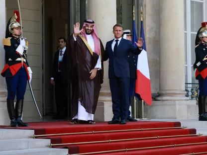 شراكة استراتيجية وتنسيق سياسي.. ولي العهد السعودي في باريس