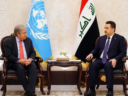رئيس الوزراء العراقي محمد شيّاع السوداني خلال لقائه مع الأمين العام للأمم المتحدة أنطونيو جوتيريش في بغداد. 1 مارس 2023 - AFP