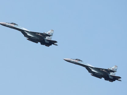 مقاتلات روسية من طراز سوخوي "SU-35" تؤدي عرضاً جوياً خلال دور ألعاب الجيش الدولية. ريازان، روسيا. 27 أغسطس 2021  - REUTERS