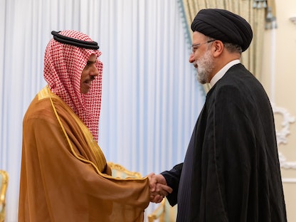 الرئيس الإيراني إبراهيم رئيسي يستقبل وزير الخارجية السعودي الأمير فيصل بن فرحان في طهران. 17 يونيو 2023 - واس
