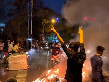 مظاهرات في أحد شوارع العاصمة الإيرانية طهران. 20 سبتمبر 2022 -  REUTERS