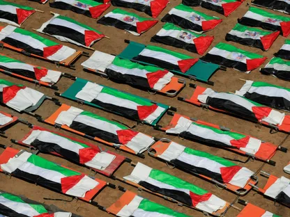 بالصور.. أكبر جنازة في تاريخ قطاع غزة لضحايا من عائلة واحدة