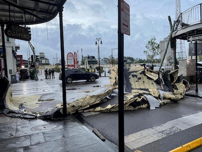تضرر متجر بعد أن ضرب إعصار إيدا مدينة نيو أورلينز بالرياح القوية في لويزيانا بالولايات المتحدة، 30 أغسطس 2021 - REUTERS