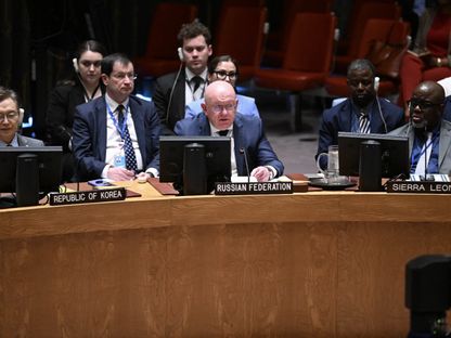 الممثل الدائم لروسيا لدى الأمم المتحدة فاسيلي نيبينزيا (وسط) يتحدث خلال جلسة لمجلس الأمن التابع للأمم المتحدة. في 20 مايو 2024 - AFP