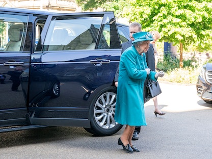ملكة بريطانيا إليزابيث الثانية خلال زيارة إلى العاصمة الاسكتلندية أدنبره - 1 يوليو 2021 - REUTERS
