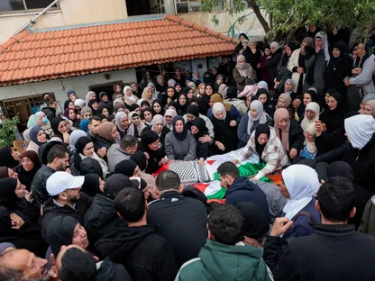 إسرائيل تقتل عائلتين فلسطينيتين بينهم 3 أطفال في الضفة وغزة