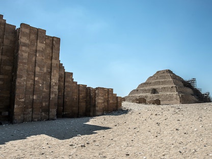 هرم زوسر المدرج في منطقة سقارة بمحافظة الجيزة المصرية - AFP