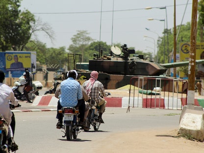 جانب من الانتشار الأمني في محيط القصر الرئاسي بالعاصمة التشادية نجامينا 20 أبريل 2021 - REUTERS