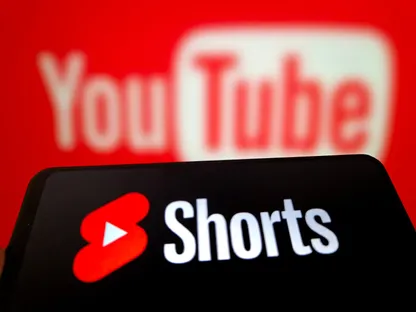 تشغيل Shorts تلقائياً على يوتيوب يزعج المستخدمين.. ميزة أم خلل؟