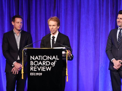 أبطال فيلم "Top Gun: Maverick" خلال حفل توزيع جوائز المجلس الوطني لمراجعة الأفلام في نيويورك، الولايات المتحدة- 8 يناير 2023. - REUTERS