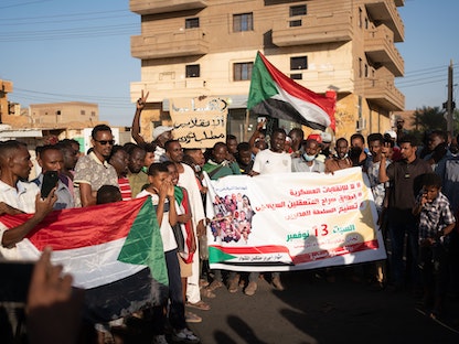 متظاهرون سودانيون في العاصمة الخرطوم- 13 نوفمبر 2021 - Getty Images