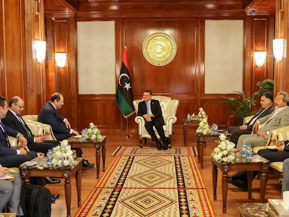 رئيس حكومة الوحدة الوطنية الليبية عبد الحميد الدبيبة يستقبل رئيس المخابرات المصرية عباس كامل، طرابلس-17 يونيو 2021 - facebook/pmGNUmedia/