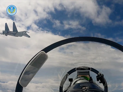 مقاتلات صينية تعبر مضيق تايوان.. وواشنطن تطالب بكين بـ"وقف الضغوط"