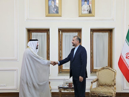 وزير الخارجية الإيراني حسين أمير عبد اللهيان يستقبل سفير الإمارات سيف محمد الزعابي في طهران. 13 سبتمبر 2022 - AFP